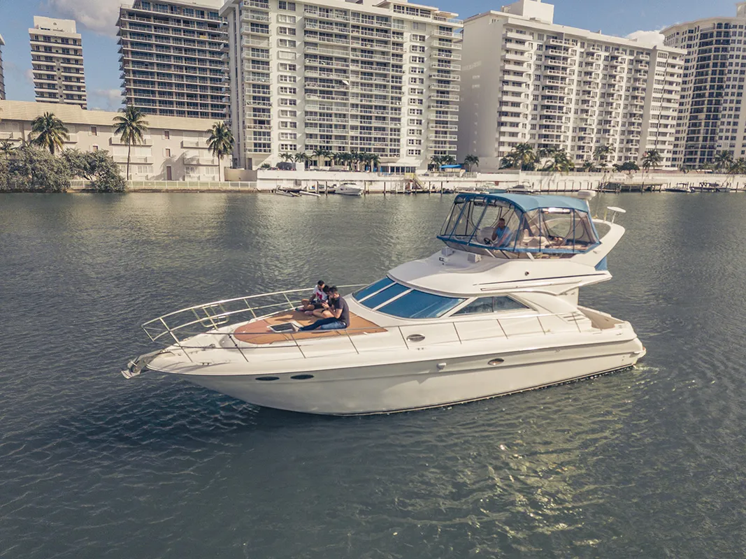 Sea Ray 44