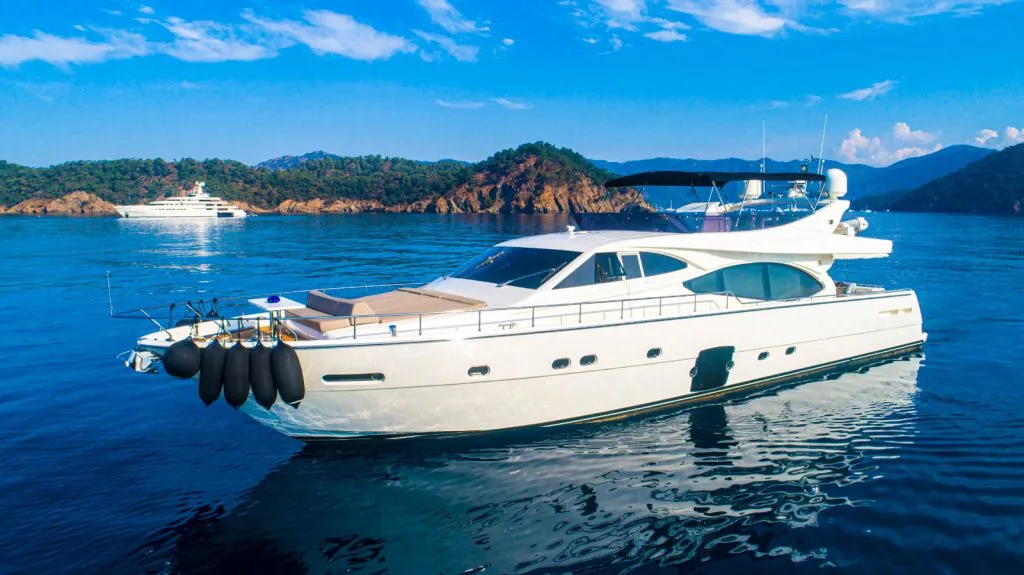 Ferretti 780