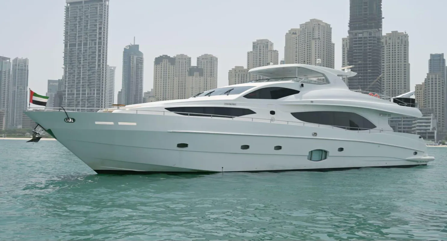 M/Y 105