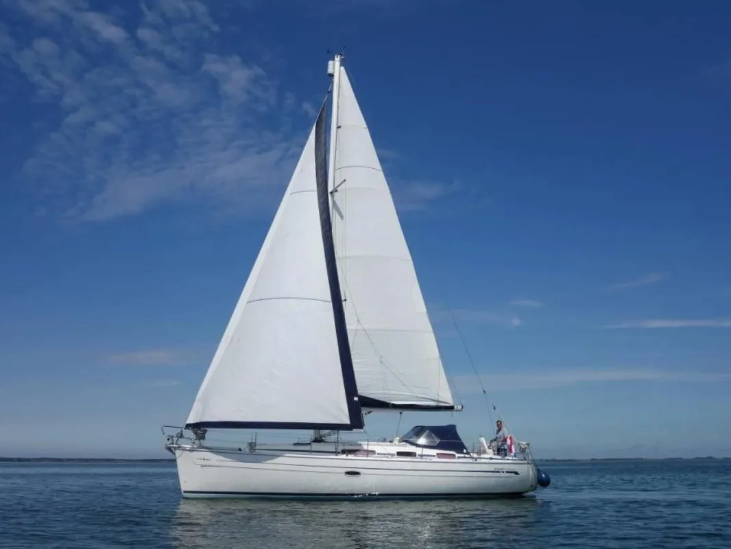 Bavaria 38