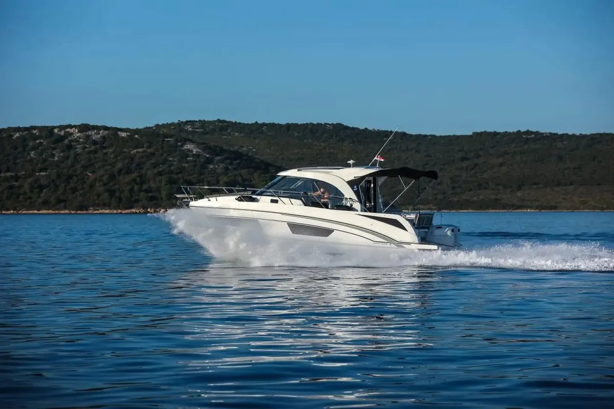 Beneteau Antares 9