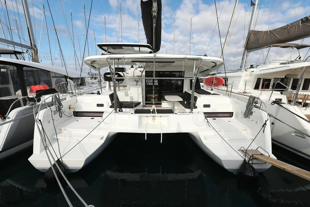 Lagoon 42