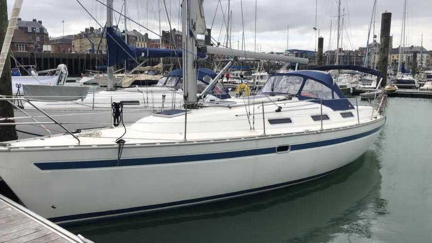 Bavaria 35