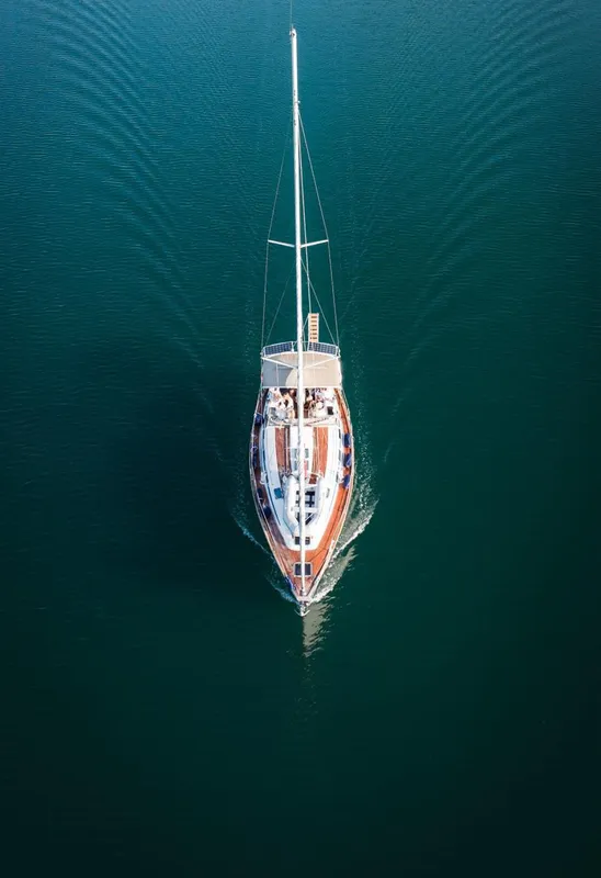 Bavaria 42C