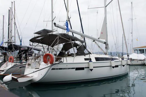 Bavaria Cruiser 37