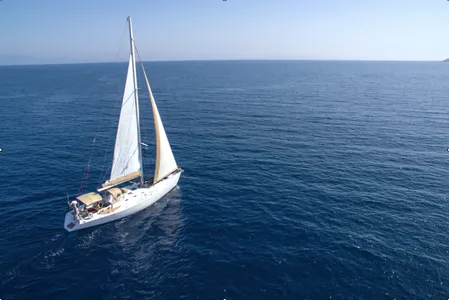 SAILING YACHT 52FT. | PRIVATE DAILY & MULTI-DAY CR