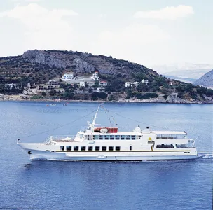 Day Cruising Vessel