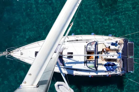 Jeanneau Sun Odyssey 42 Deck Saloon