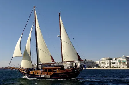 HAND MADE WOODEN BOAT 