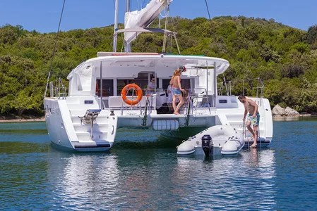 Lagoon 450 F