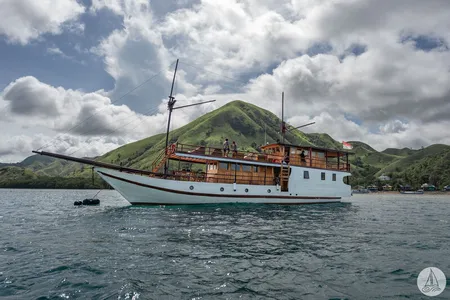 Sailing yacht 89'