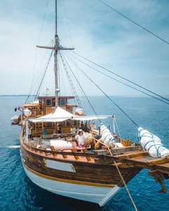 Traditional Wooden Phinisi 115ft