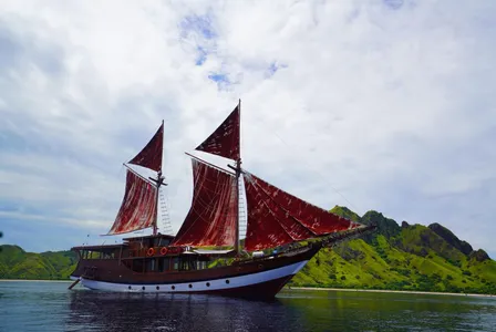 Haji Ully Tanahberu Phinisi 111
