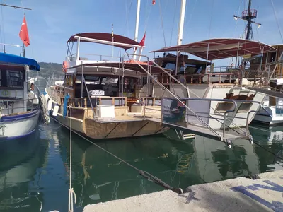 Treditanional wooden boat 2011