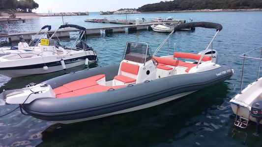 Marlin Dynamic 790 Pro - Rigid Inflatable 26 ft in Vrsar - a | BednBlue