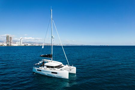 buy 40 ft catamaran