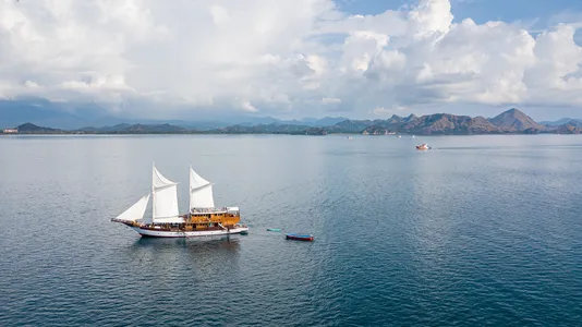 Sulawesi Traditional Schooner, Phinisi 