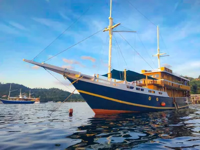 Wooden Yacht Boat  Phinisi 