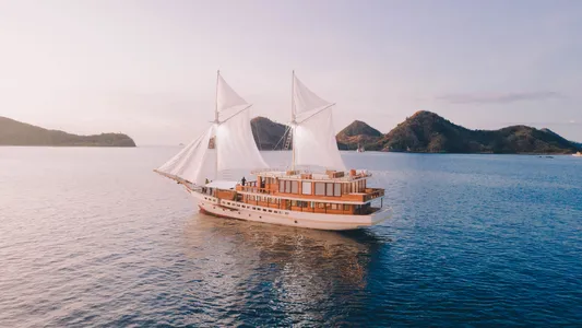 Phinisi Motor Yacht