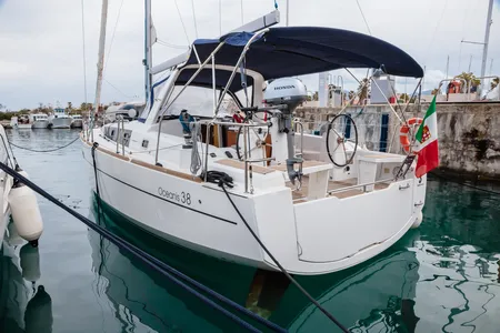 Beneteau Oceanis 38