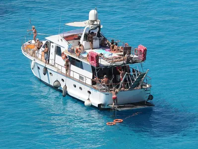 Tour con Motor Yacht a Lampedusa