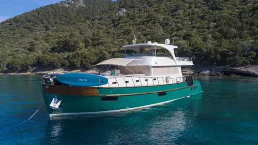 Custom Trawler 66