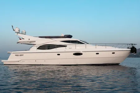 Ferretti 590