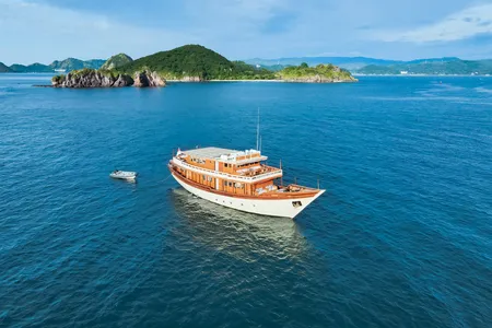 Luxury Phinisi Cruiser 