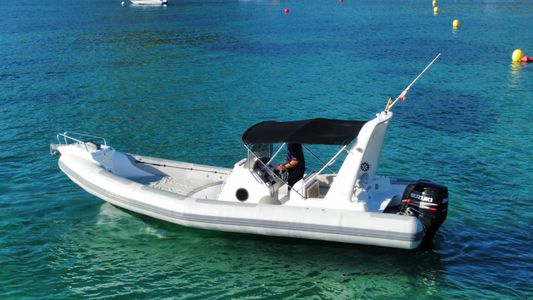 Aztec 800 - Motor Yacht 26 ft in Port de Pollença - Serra | BednBlue