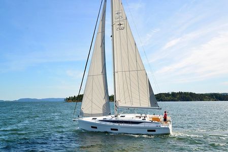 Bavaria C42 - Sailing Yacht 41 ft in Gouvia - Arian | BednBlue