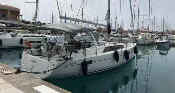 Beneteau Oceanis 37