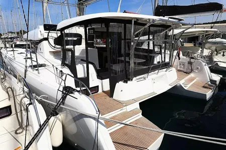 Lagoon 42