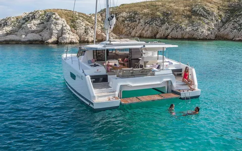 Fountaine Pajot Astréa 42