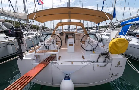 Beneteau Oceanis 38.1