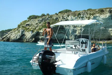 Blumax 19 Open - Tour Privato in Barca con Skipper - Vieste