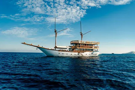 Traditional Phinisi Style Wooden Boat 148