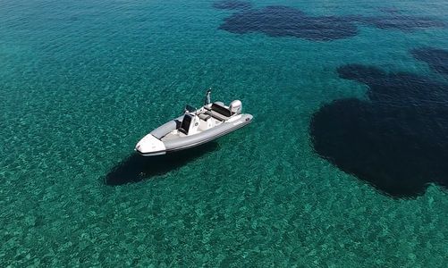 Oceanic WING 5.40 - Motor Boat 18 ft in Anavyssos - IRIS 🙌 | BednBlue