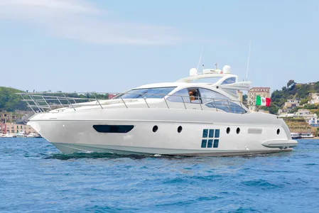 Azimut 68s