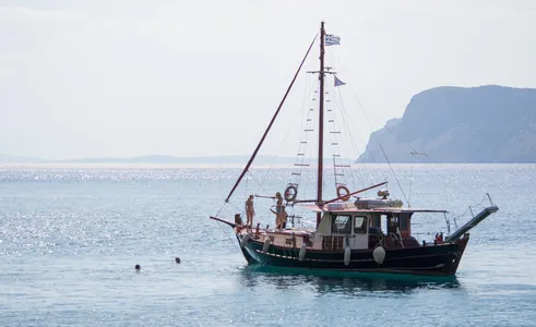 Traditional boat - Daily Cruises Athens 