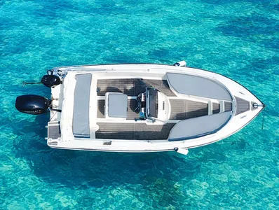 Compass 150 Speedboat 5-Person – No License Needed