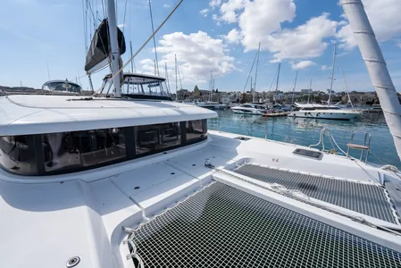Lagoon 42