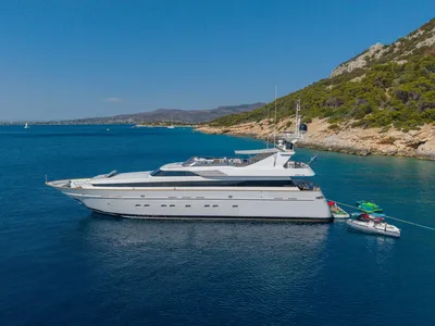 Cantieri di Pisa Akhir 100