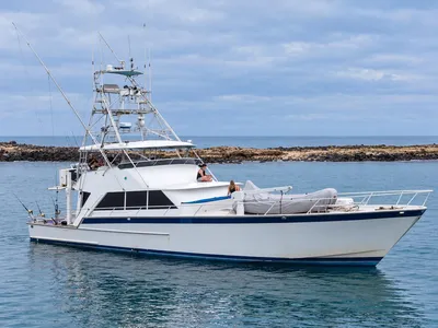 Private Honolulu Yacht with Hot Tub | Striker 70